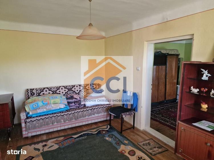 Casă cu 4 camere cu Teren 10426 Mp în Central