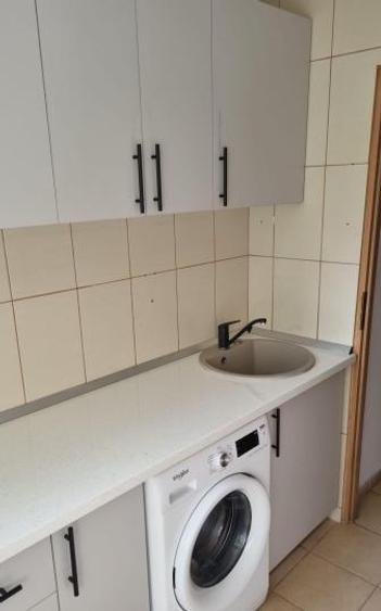 Apartament cu 2 camere decomandat, mobilat în Titan