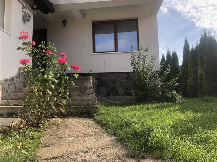 Casă individuală cu 2 camere cu Teren 100 Mp în Schei