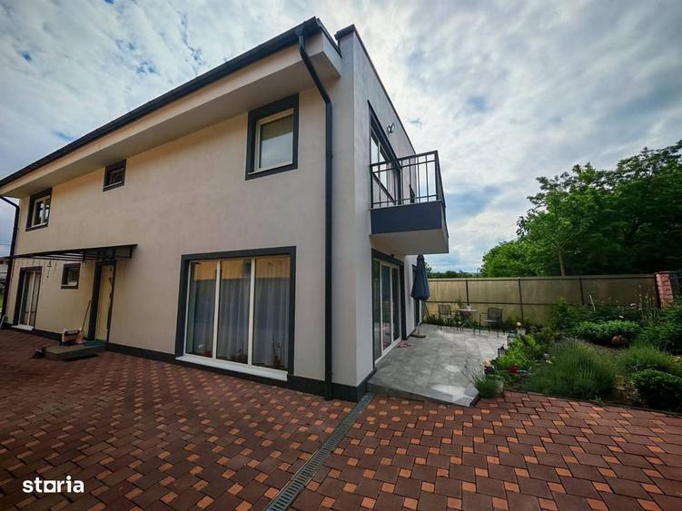 Casă cu 4 camere cu Teren 998 Mp în Central