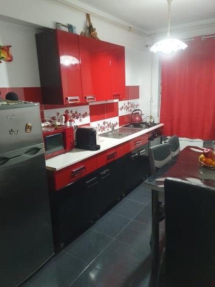 Apartament cu 2 camere,decomandat, 53 mp, zona Eroilor - 4