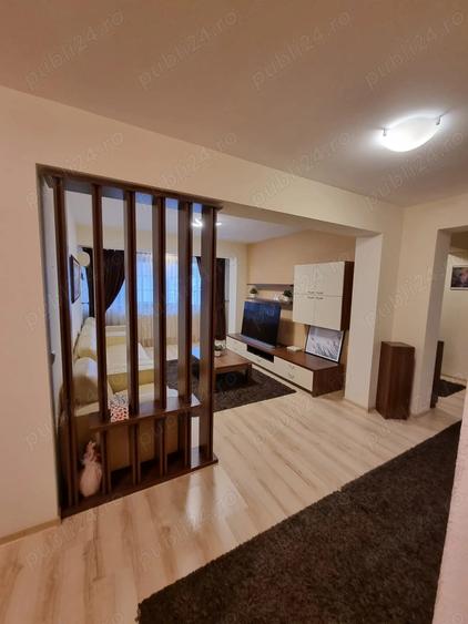 Apartament cu 3 camere decomandat, mobilat în Bucium