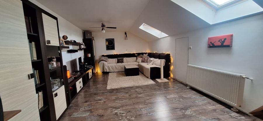 Apartament cu pod amenajat, complet mobilat, pe Strada Florilor - 14