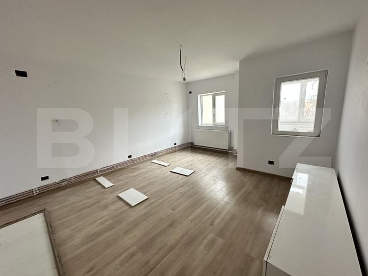 Apartament cu 3 camere decomandat în 1 Mai