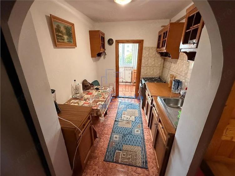 Apartament cu 2 camere decomandat în Filiași
