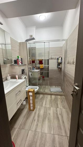 Apartament cu 3 camere decomandat în Tomis Plus