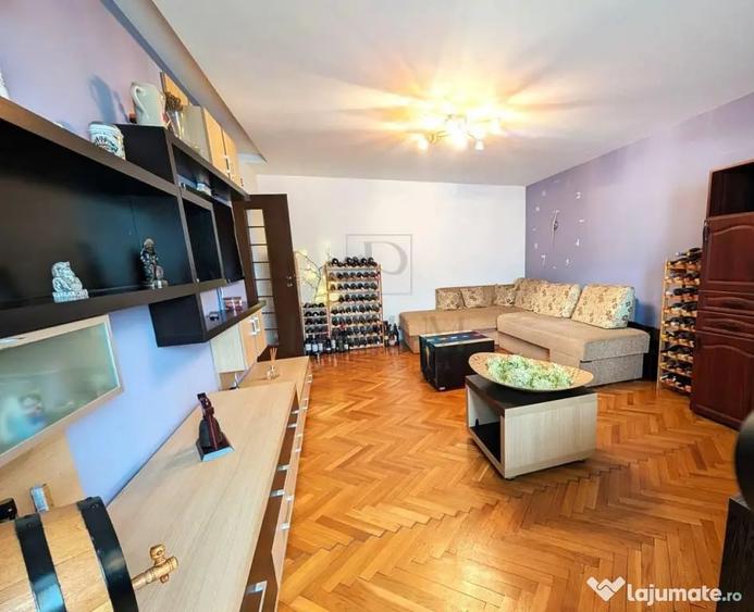 Apartament cu 4 camere decomandat în Steaua