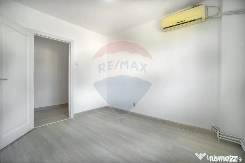 Apartament cu 4 camere decomandat în Răcădău