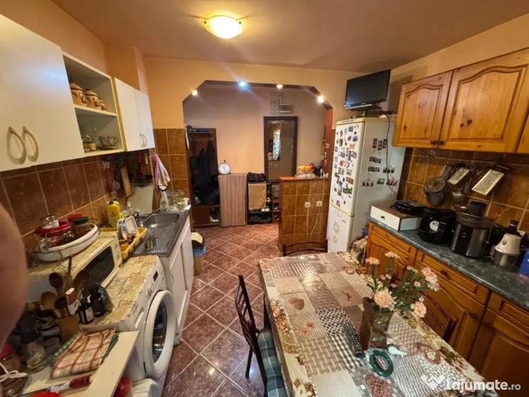 Apartament cu 2 camere semidecomandat în Brazda lui Novac