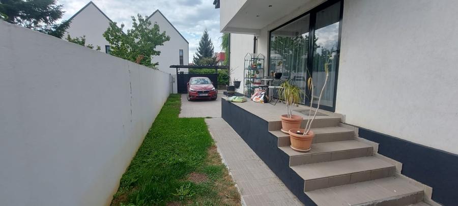 Casă individuală cu 4 camere cu Garaj în Pipera