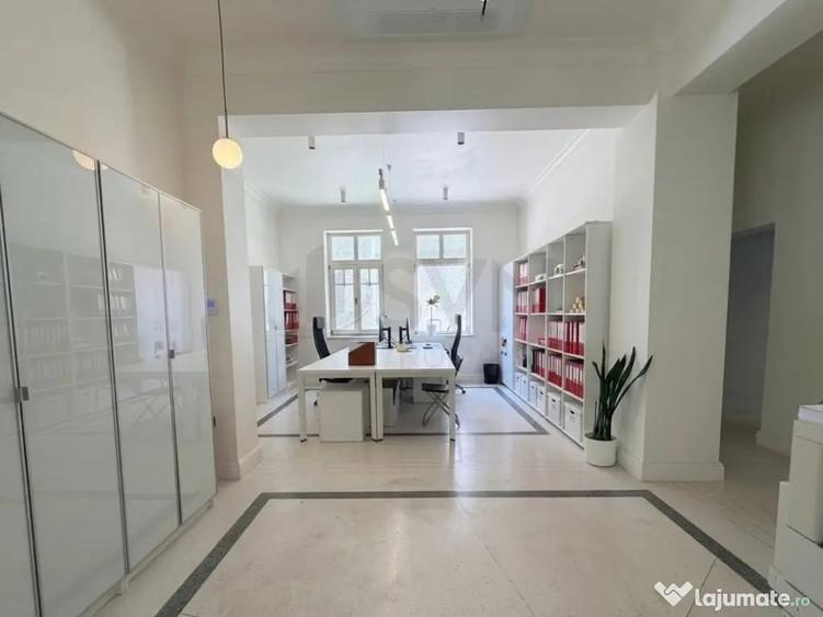 Casă cu 7 camere cu Teren 322 Mp în Central