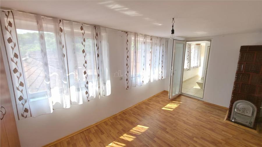 Casă cu 8 camere cu Teren 432 Mp în Central