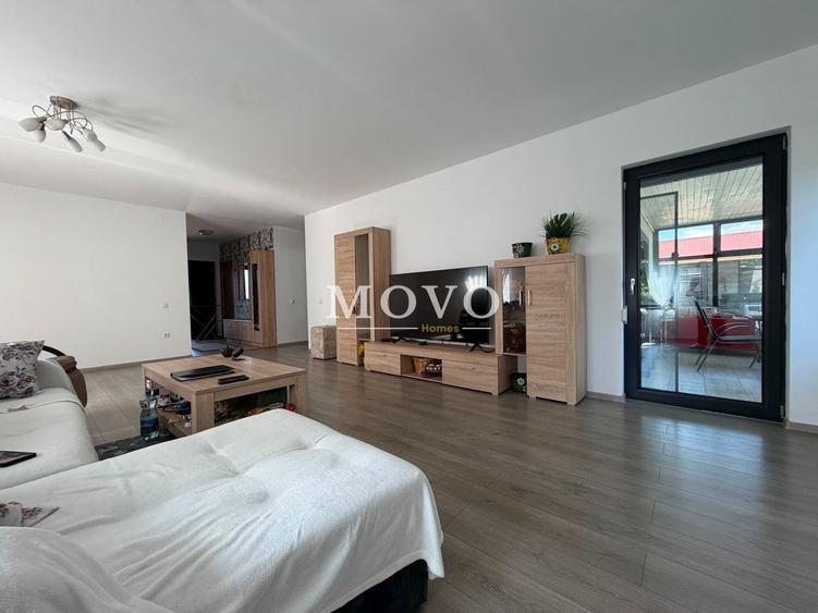 Casă individuală cu 4 camere cu Piscina în Săcălaz