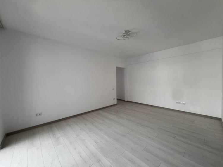 Apartament cu 3 camere semidecomandat în Someșeni