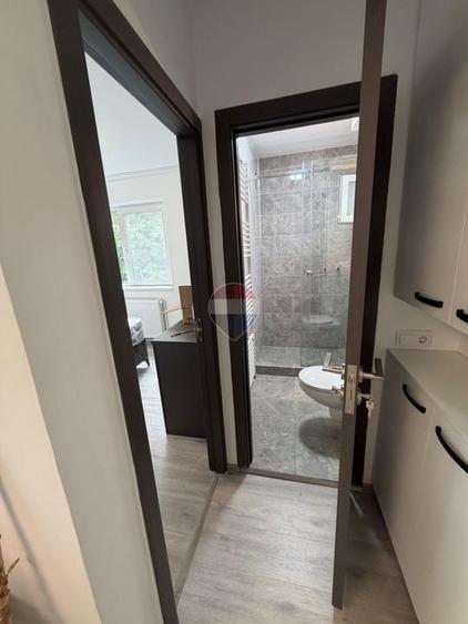 Apartament cu 2 camere semidecomandat, mobilat în Săsar