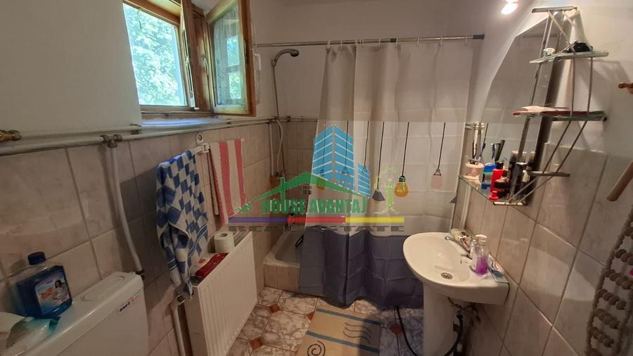 Casă individuală cu 5 camere cu Canalizare în Soveja