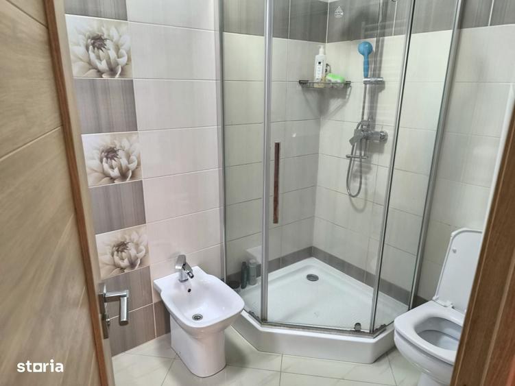 Casă cu 4 camere cu Teren 250 Mp în Central
