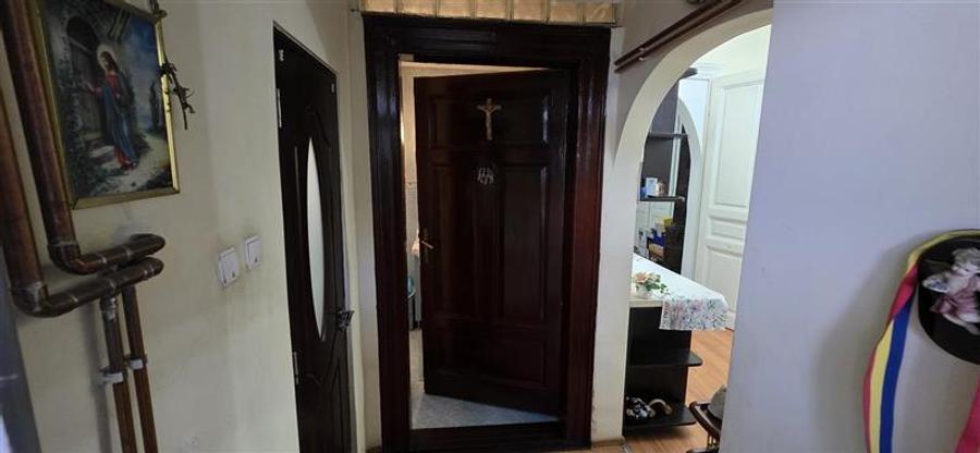 Apartament cu 4 camere decomandat, mobilat în Fabric