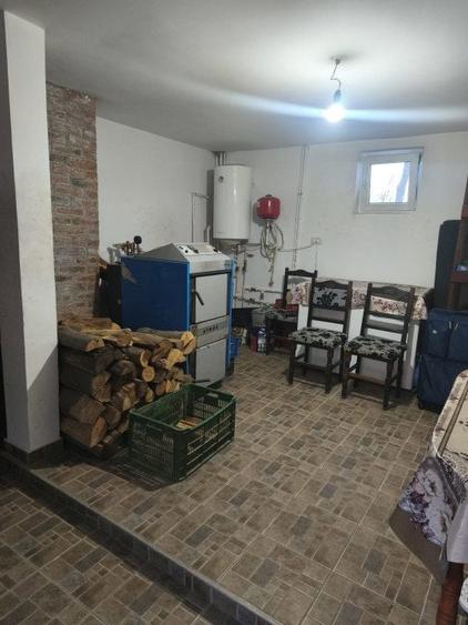 Casă cu 5 camere cu Teren 1000 Mp în Grămești