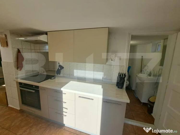 Casa saseasca renovata integral, 2200 mp teren, ideala - 1
