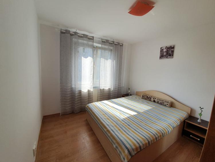 Apartament cu 4 camere decomandat în Lujerului