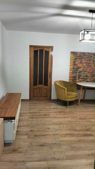 Apartament cu 2 camere semidecomandat, mobilat în Rovine