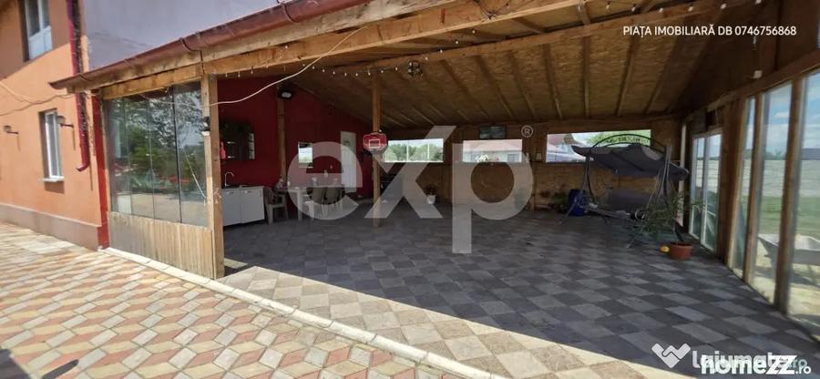 Casă cu 6 camere cu Teren 1438 Mp în Colacu