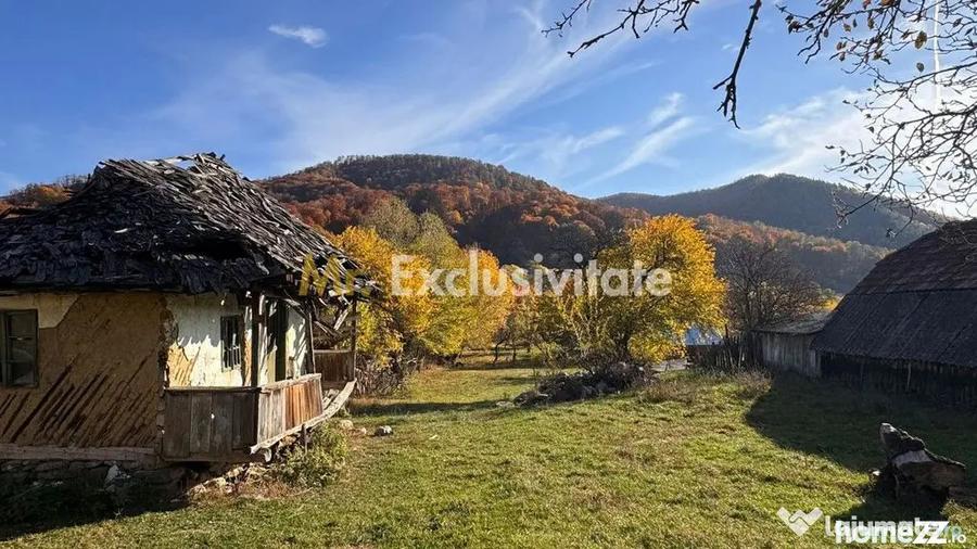 Teren în Sălătrucu