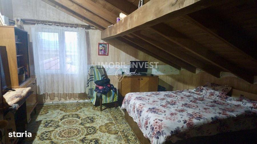 Casă cu 4 camere cu Teren 1500 Mp în Rădești