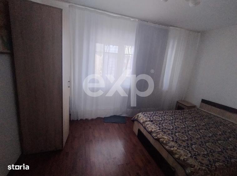 Apartament cu 3 camere decomandat, mobilat în Prundu