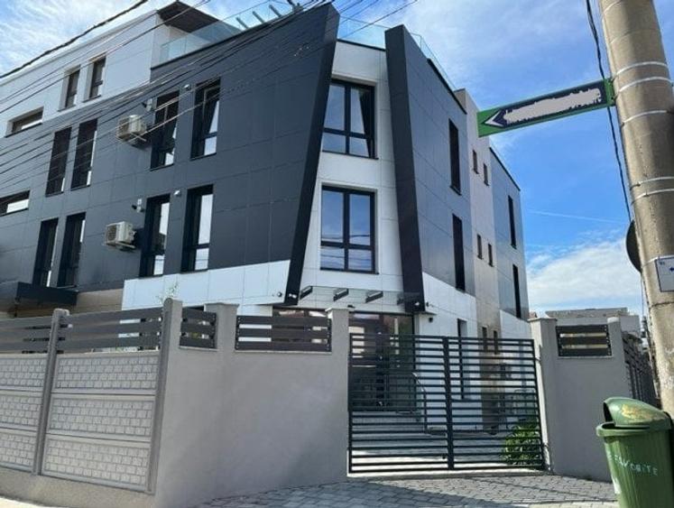 Apartament cu 3 camere semidecomandat în Aviației