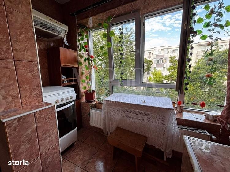 Apartament cu 2 camere decomandat în Între Lacuri