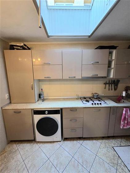 Apartament cu 4 camere decomandat, mobilat în Casa de Cultură