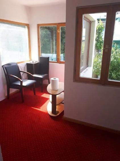 Casă cu 5 camere în Central