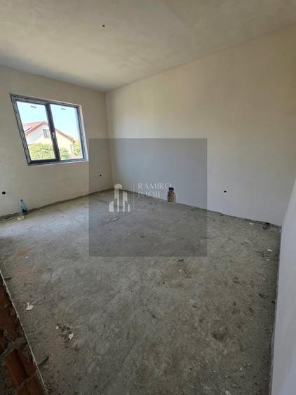 Casă cu 4 camere în Bragadiru