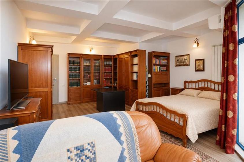 Apartament cu 2 camere decomandat, mobilat în Centrul Istoric