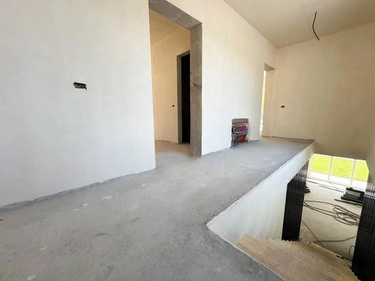 Casă individuală cu 6 camere cu Teren 800 Mp în Feleacu