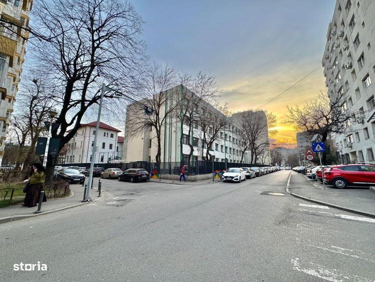 Apartament cu 3 camere decomandat în Pantelimon