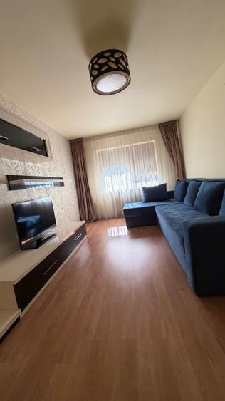 Apartament cu 2 camere decomandat în Școlilor