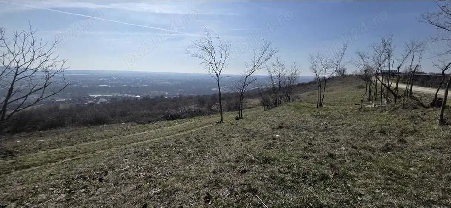 Teren de 6900 mp, în Central