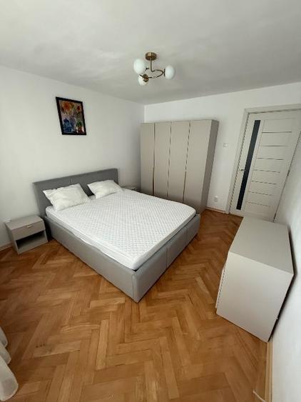 Apartament cu 3 camere decomandat în Valea Rosie