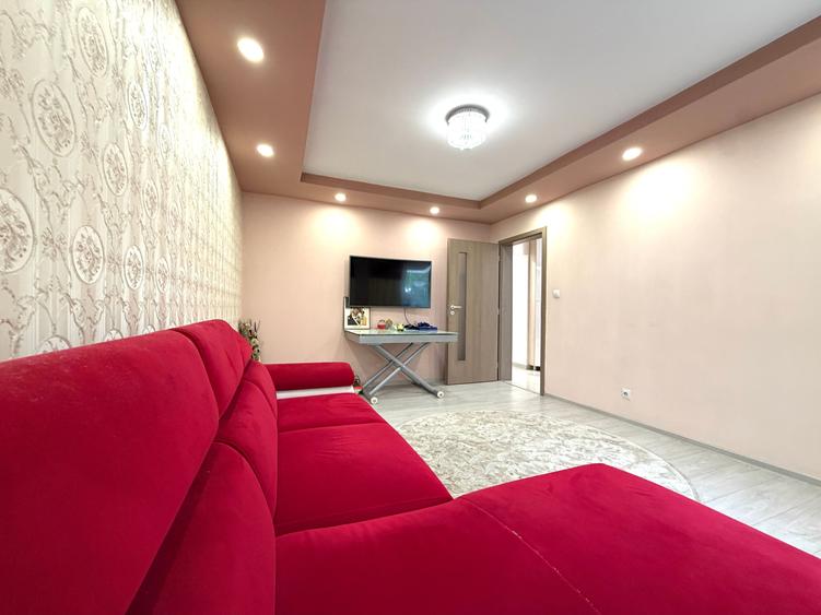Apartament cu 4 camere decomandat în Nicolina