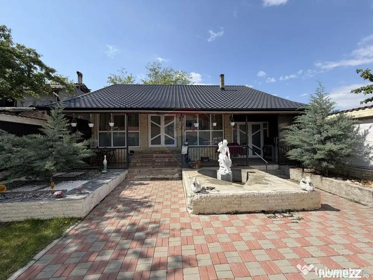 Casă cu 3 camere cu Teren 443 Mp în Central