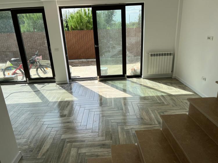 Casă individuală cu 4 camere cu Teren 200 Mp în Alexandriei