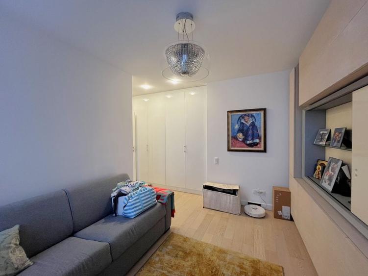 Apartament cu 3 camere decomandat în Floreasca
