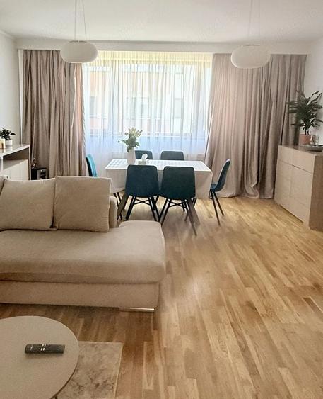 Apartament cu 4 camere decomandat, mobilat în Băneasa — fotografia 2
