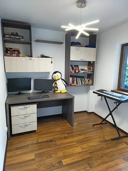 Apartament cu 3 camere semidecomandat, mobilat în Bucium