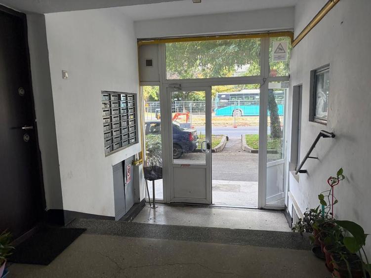 Apartament luminos cu doua camere, 1 mai - 14
