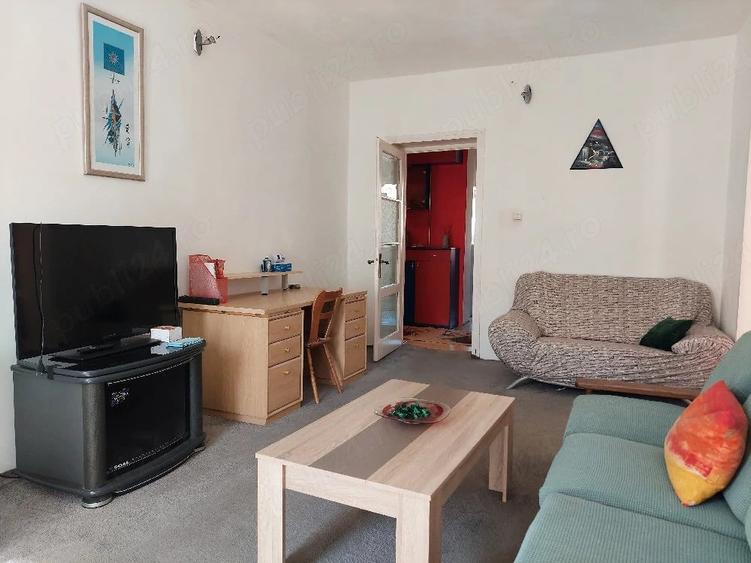 Apartament cu 3 camere semidecomandat în Central