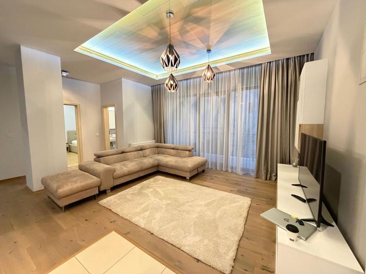 Apartament cu 3 camere decomandat în Central